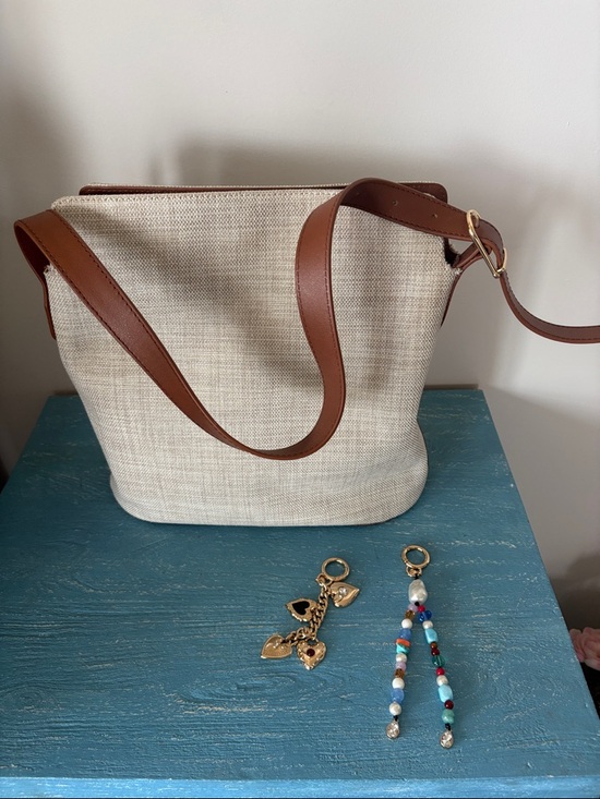 J. Crew Handbags - Very good condition J Crew bag with 2 bag charms
